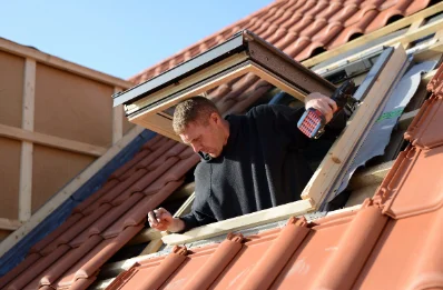 Pose de fenêtres de toit Velux à Druelle Balsac